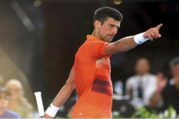 Djokovic đuổi em trai khỏi sân, hẹn Nadal bán kết Australian Open (Tennis 24/7)