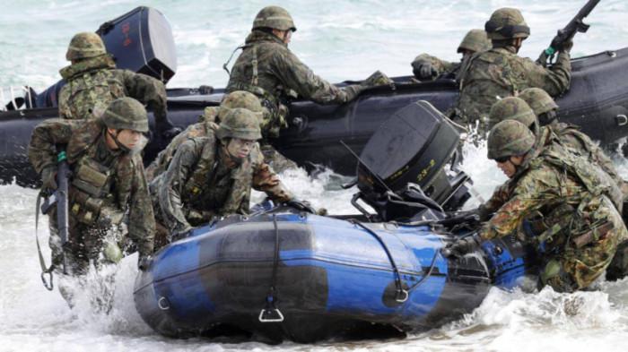 Lực lượng Phòng vệ Nhật Bản tập trận với quân đội Mỹ tại đảo Okinawa vào tháng 2/2020. Ảnh - Kyodo