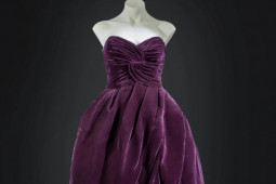 Thời trang - Chiếc váy nhung huyền thoại của Công nương Diana được đấu giá