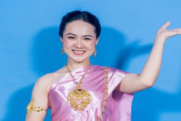 Nhạc - "Cô gái dân ca" nổi đình đám bất ngờ mất giọng rồi ở ẩn giờ ra sao?