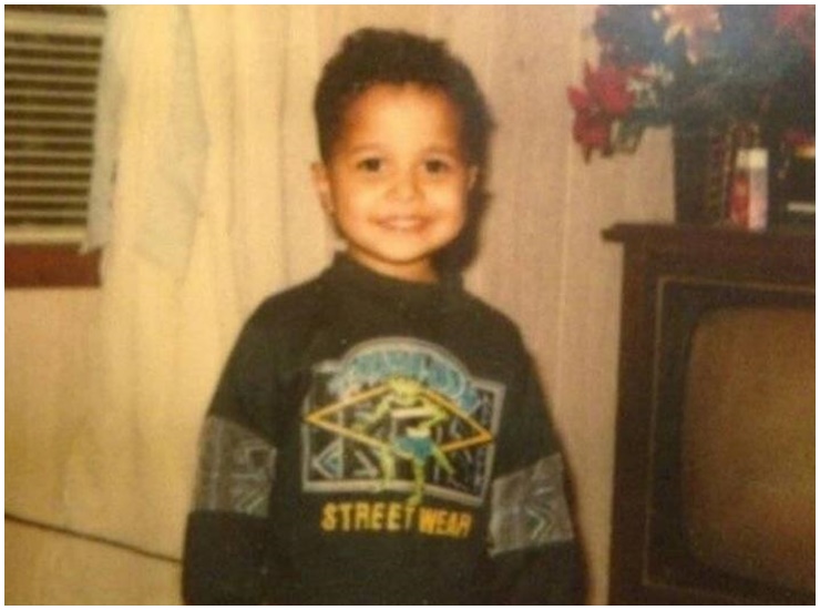 Triệu phú Mỹ khi còn nhỏ từng bị chế giễu vì quá khứ bị bỏ rơi.