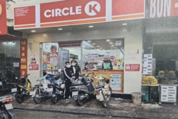 3h vác dao đi cướp 4 cửa hàng tiện ích rồi về ngủ, sáng dậy bị công an triệu tập
