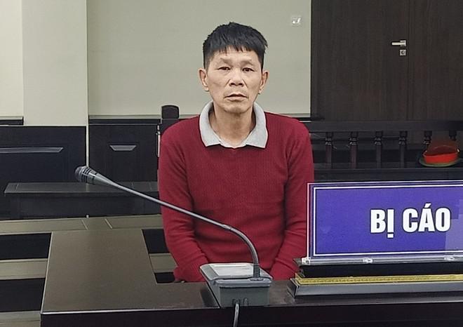 Nguyễn Hải Vân bị đưa ra xét xử tại phiên tòa.