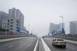 Tin tức trong ngày - Thông xe đường Vành đai 2 trên cao đoạn Vĩnh Tuy - Ngã Tư Vọng, "điểm nóng" giao thông Hà Nội thế nào?