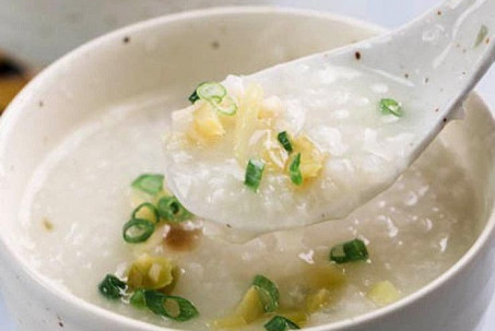 Nên ăn gì trước và sau mỗi cuộc nhậu dịp Tết để tránh cảm giác khó chịu, nôn nao