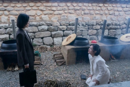 Phim 18+ của Song Hye Kyo đứng top 1 toàn cầu