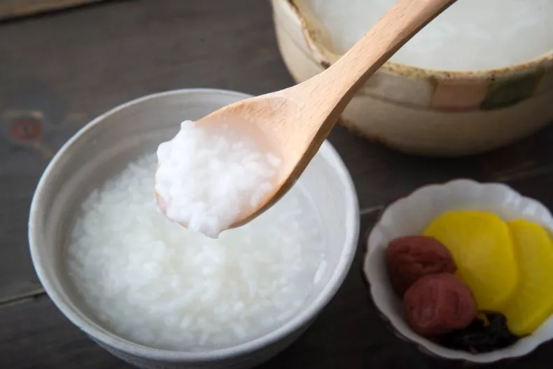 Nên ăn gì trước và sau mỗi cuộc nhậu dịp Tết để tránh cảm giác khó chịu, nôn nao - 4