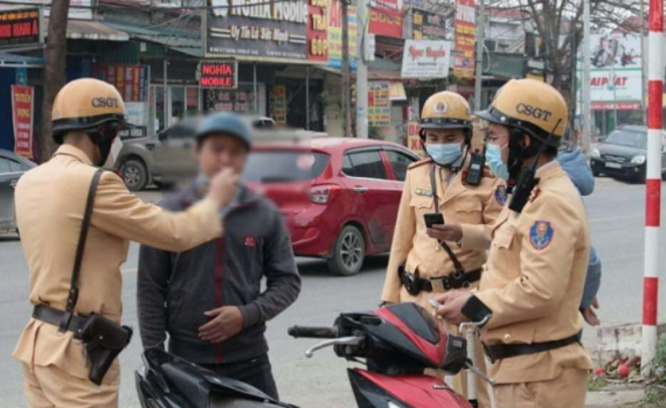 Phạt nghiêm lái xe có nồng độ cồn. 