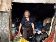 Tết xa vời của những phận đời nơi xóm trọ nghèo dưới chân cầu Long Biên