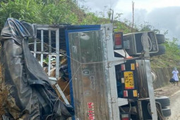 Tin tức trong ngày - Tai nạn xe tải kinh hoàng ở Quảng Nam, 3 người tử vong