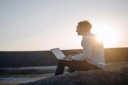 Đàn ông - Những xu hướng du lịch của các chàng cho năm 2023