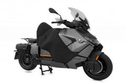 Thế giới xe - Chăn đắp khi đi xe máy phiên bản cao cấp, giá gần chục triệu