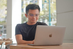 Thời trang Hi-tech - Năm 2025 sẽ có MacBook màn hình "siêu cấp"?