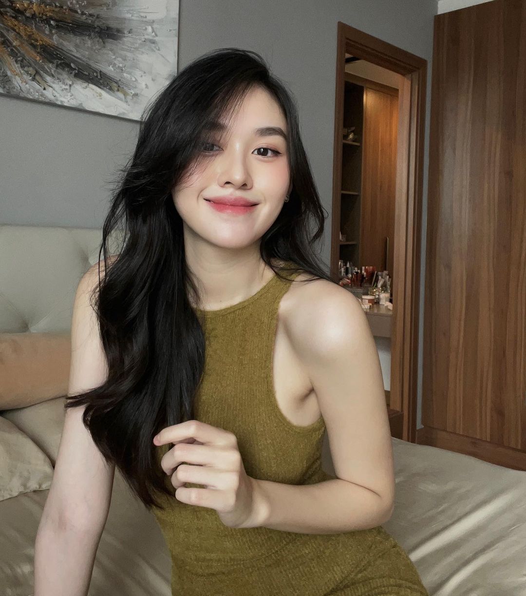 Bà mẹ một con chinh phục kiểu đồ có thiết kế ôm sát như thế này.