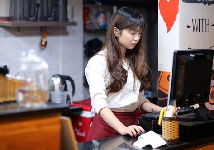 Khi thanh toán không dùng tiền mặt thì những người làm nhân viên thu ngân cũng không cần nữa