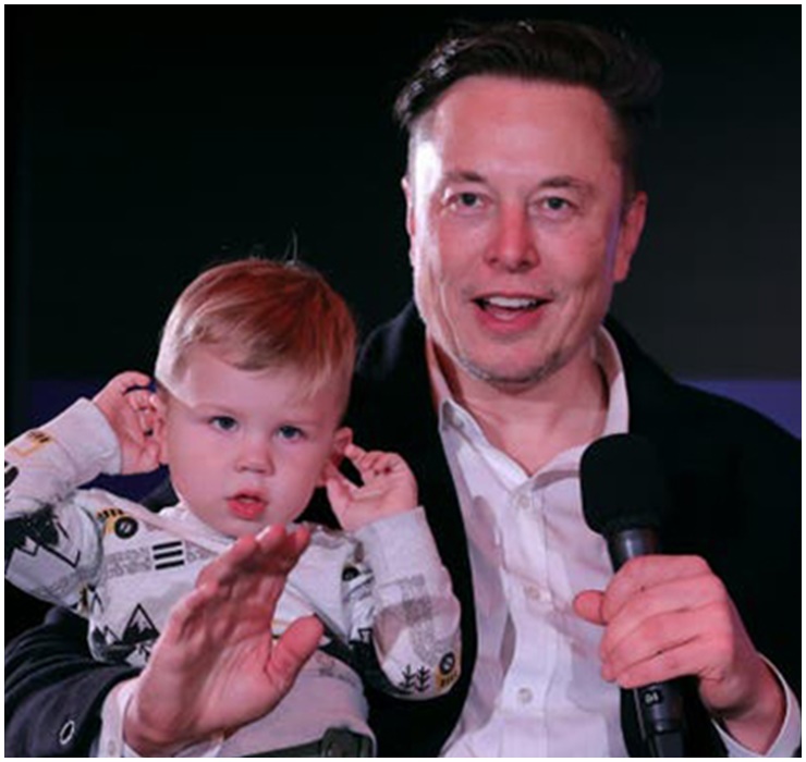 Elon Musk cũng là người có tình ái phức tạp với 10 đứa con trong các mối quan hệ khác nhau. Đến nay, chưa có một bóng hồng nào có thể "thuần phục" được người đàn ông này.
