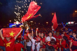 Tin tức trong ngày - Những cung bậc cảm xúc của cổ động viên trong trận Việt Nam đấu Thái Lan