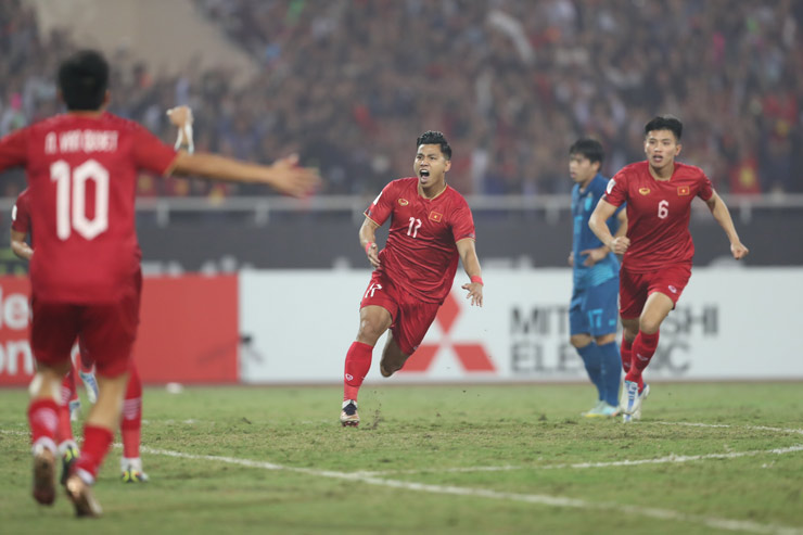 Vũ Văn Thanh vào sân và ghi bàn phút 88 để giúp ĐT Việt Nam thoát thua ĐT Thái Lan&nbsp;