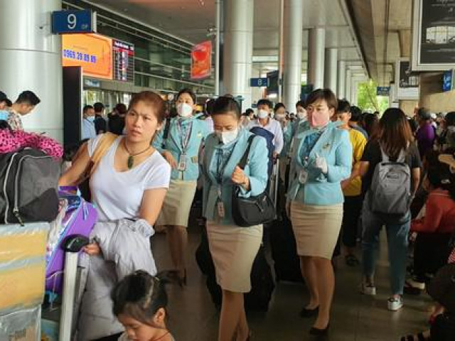 Tin tức trong ngày - Sân bay, bến xe bắt đầu "nóng"