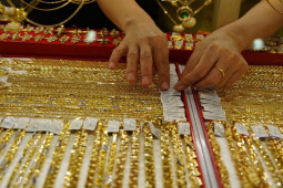 Kinh doanh - Giá vàng hôm nay 14/1: Tăng phi mã phiên cuối tuần, đã đến lúc mua vàng?