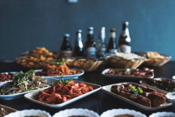 Sức khỏe đời sống - 3 thói quen xấu ngày Tết hại gan hơn nhậu nhẹt được bác sĩ tổng hợp và chia sẻ