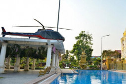 Kinh doanh - Đại gia buôn lợn ở Việt Nam dựng mô hình trực thăng, du thuyền trong nhà là ai?