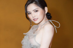 Làm đẹp - "Thánh nữ Mì Gõ" mải miết tập gym, vóc dáng bao năm ăn Tết xong vẫn không thay đổi