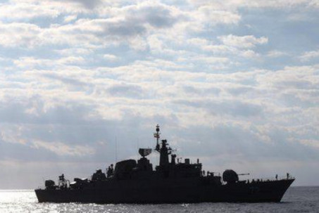 Indonesia tung tàu chiến giám sát tàu tuần duyên Trung Quốc