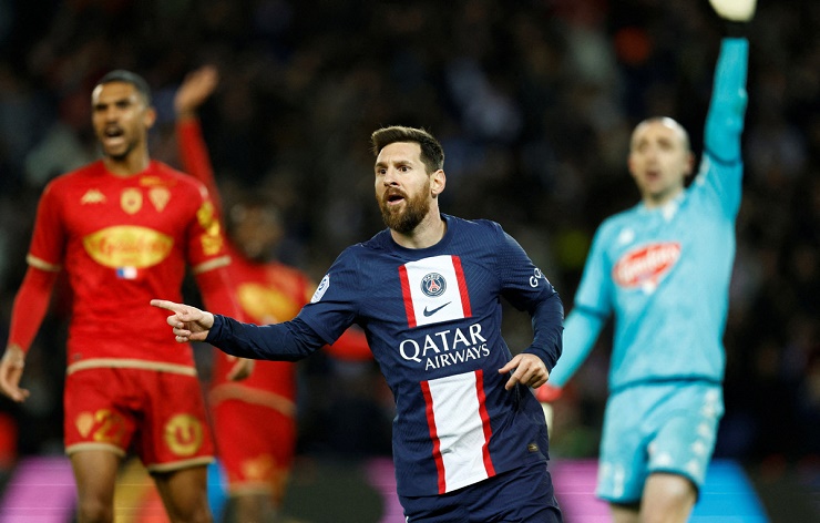 Messi muốn tiếp tục gắn bó với PSG