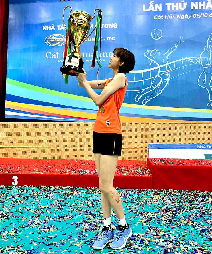 Chân dài cao 1m91 muốn cùng đồng đội vô địch quốc gia năm nay