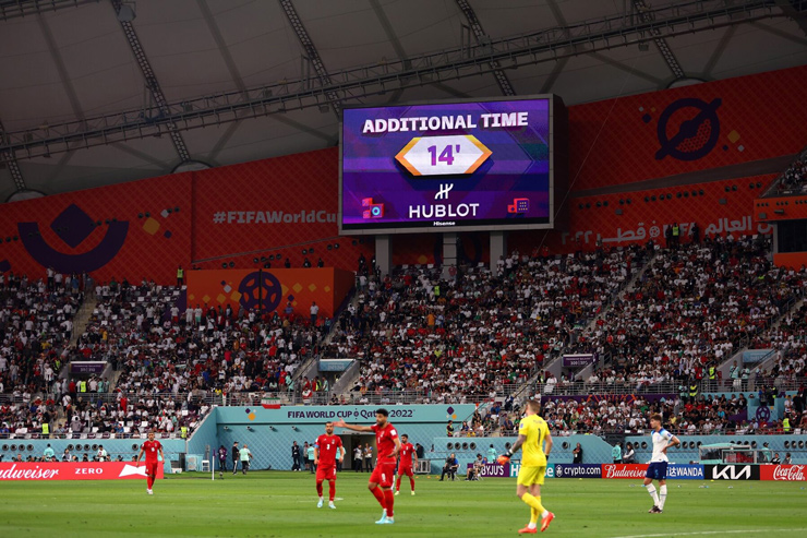 Thống kê sốc về thời gian bóng &#34;chết&#34;: Bù giờ không hiệu quả, FIFA cần làm gì? - 2