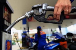 Thị trường - Tiêu dùng - Giá xăng dầu hôm nay 15/1: Tăng cực mạnh do triển vọng kinh tế toàn cầu cải thiện