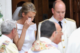 Đàn ông - Thân vương đào hoa nhất thế giới: Có nhiều con rơi vẫn cưới vợ đẹp, cô dâu 3 lần chạy trốn