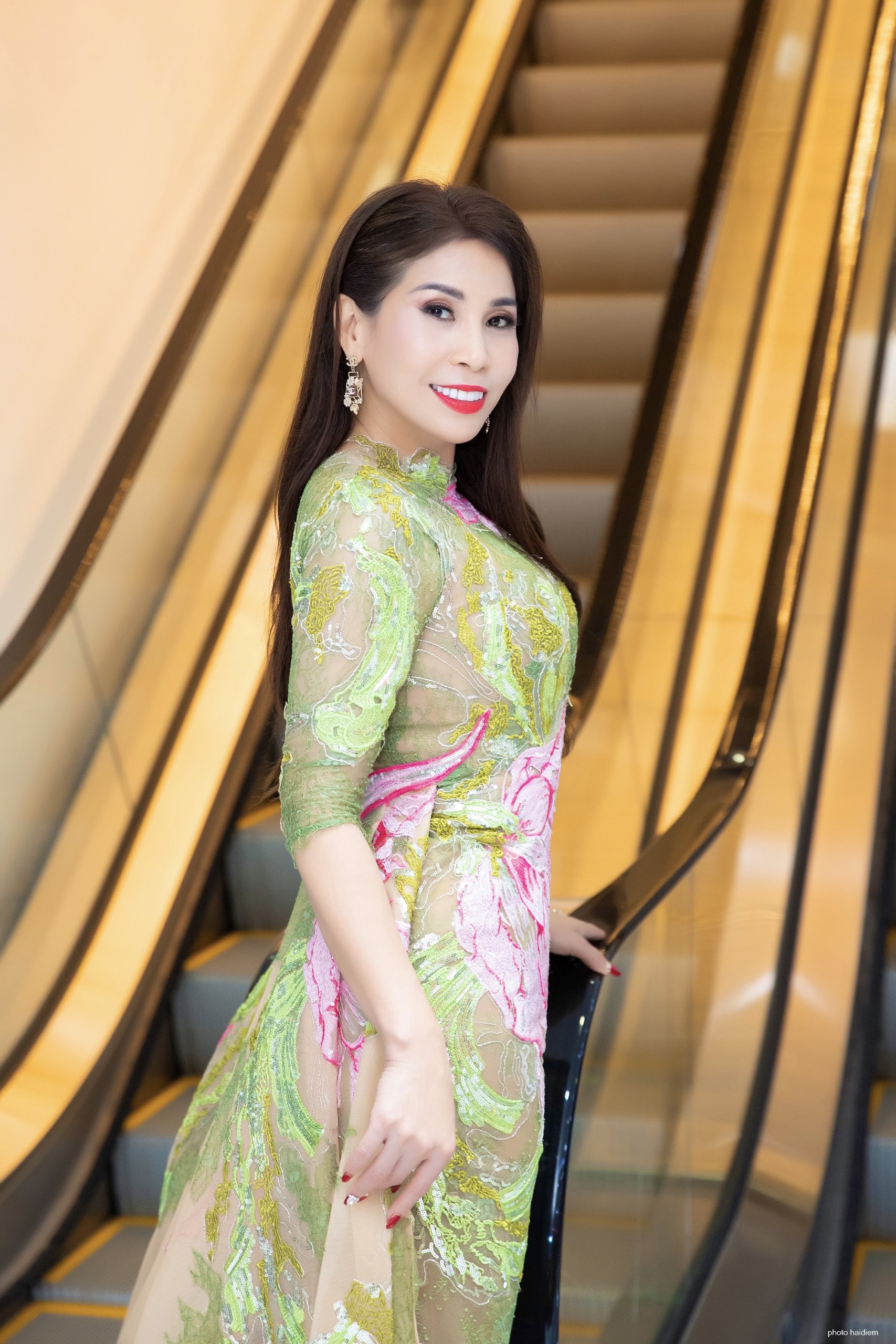 Lý Hương: Đả nữ đầu tiên của màn ảnh Việt, giờ xinh đẹp hạnh phúc thế này - 1