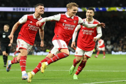 Video bóng đá Tottenham - Arsenal: 2 bàn định đoạt derby, bay cao trên đỉnh (Ngoại hạng Anh)