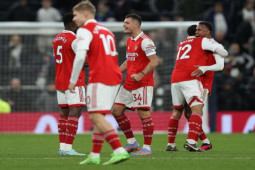Arsenal hơn Man City 8 điểm: Huyền thoại MU tin khó vô địch, xếp dưới cả ”Quỷ đỏ”