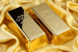 Kinh doanh - Giá vàng hôm nay 16/1: Được hỗ trợ tối đa, vàng đứng vững trên đỉnh 9 tháng