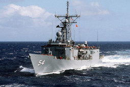 Media - Chiến hạm Mỹ trang bị hỏa lực "khủng" với tên lửa, ngư lôi, pháo, súng máy