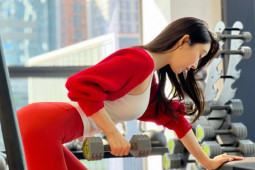 Bạn trẻ - Cuộc sống - Mỹ nhân TQ khiến bao cô gái ghen tị vì thân hình đẹp như tượng tạc