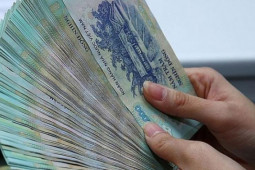 Kinh doanh - Cầm cổ phiếu hay bán lấy tiền tiêu Tết?