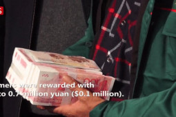 Thế giới - TQ: Bất chấp hạn hán, Covid-19, công ty này vẫn xếp "núi tiền" thưởng Tết cho nông dân