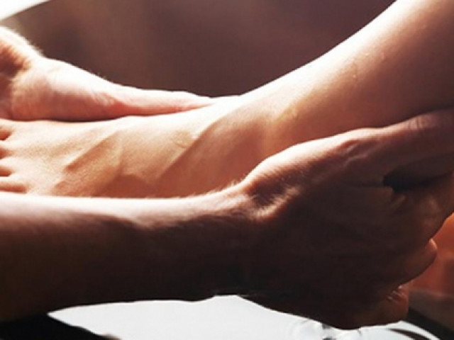 Sức khỏe đời sống - Mùa lạnh ngâm chân tưởng tốt, nhưng 5 nhóm người này lại được khuyến cáo không nên