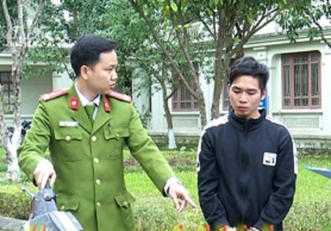Nguyễn Huy Mạnh tại cơ quan công an