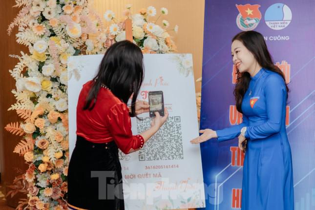 Nhiều bạn bè của chị Tâm dùng mã QR chuyển tiền mừng cưới