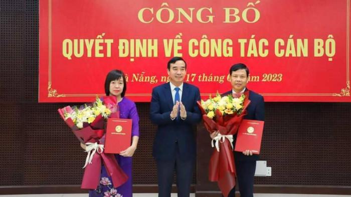 Ông Bùi Hồng Trung (phải) được bổ nhiệm làm Giám đốc Sở GTVT TP. Đà Nẵng