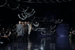 Đàn ông - Học cách mặc đồ da, lông chất chơi từ gợi ý của BST Fendi Thu Đông 2023