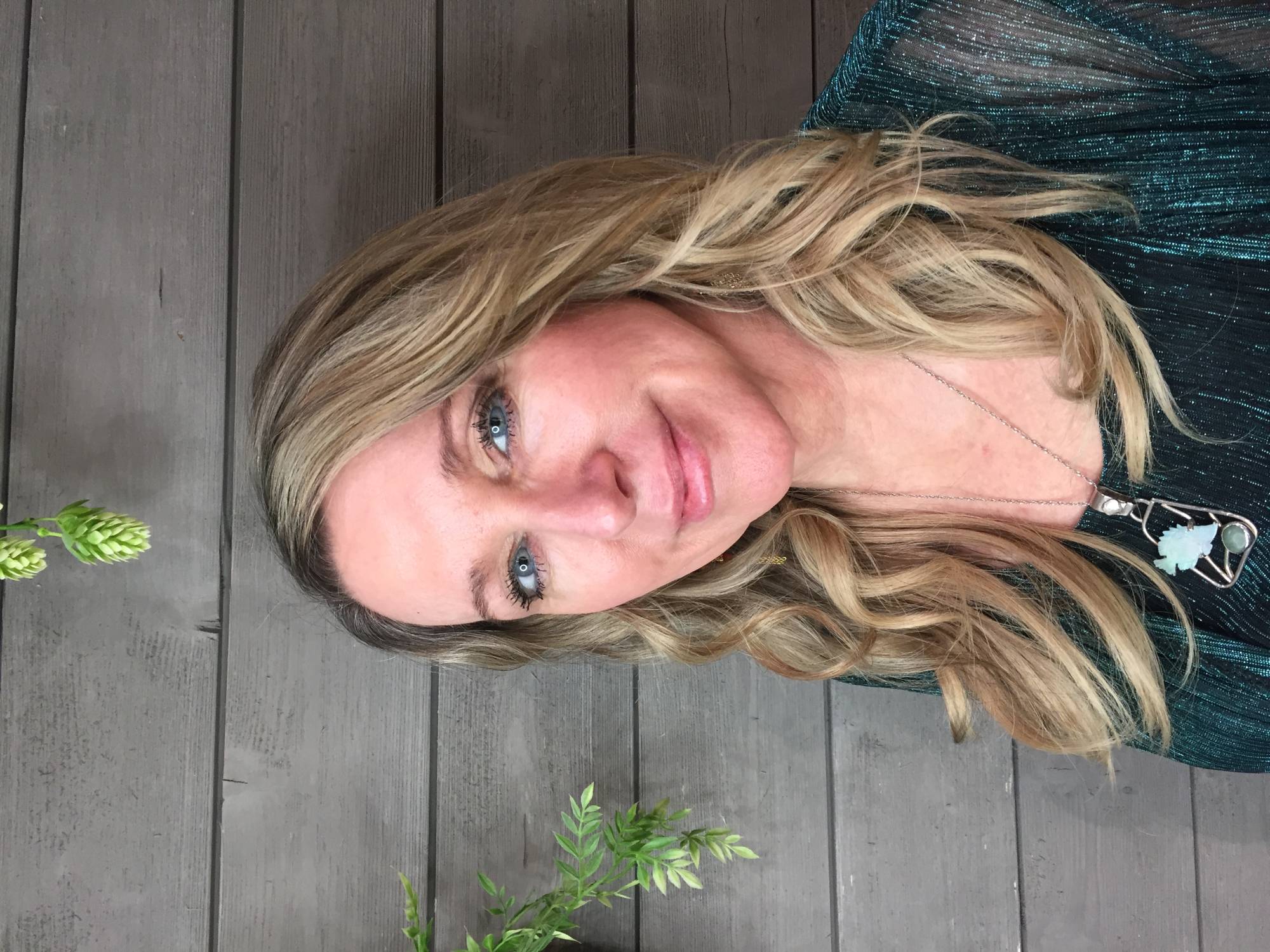 Cathryn Moe, nhà chiêm tinh ở Hawaii, Mỹ.