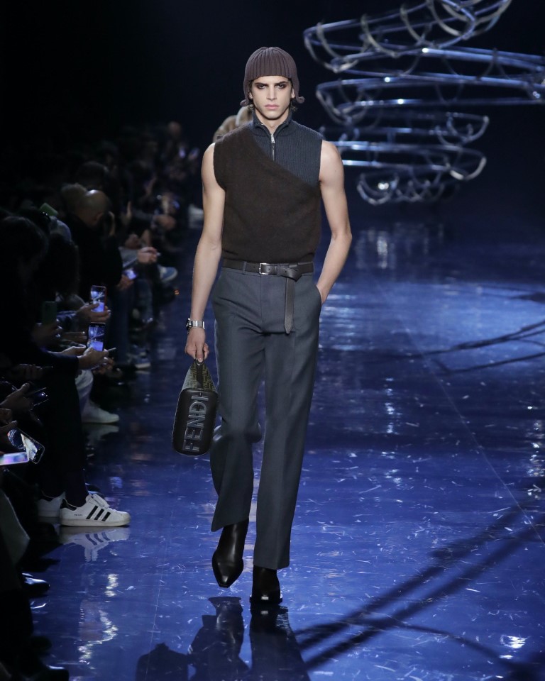 Học cách mặc đồ da, lông chất chơi từ gợi ý của BST Fendi Thu Đông 2023 - 3