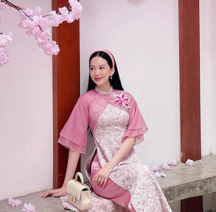 Sao Việt trên đường đua áo dài dịp cận Tết - 8