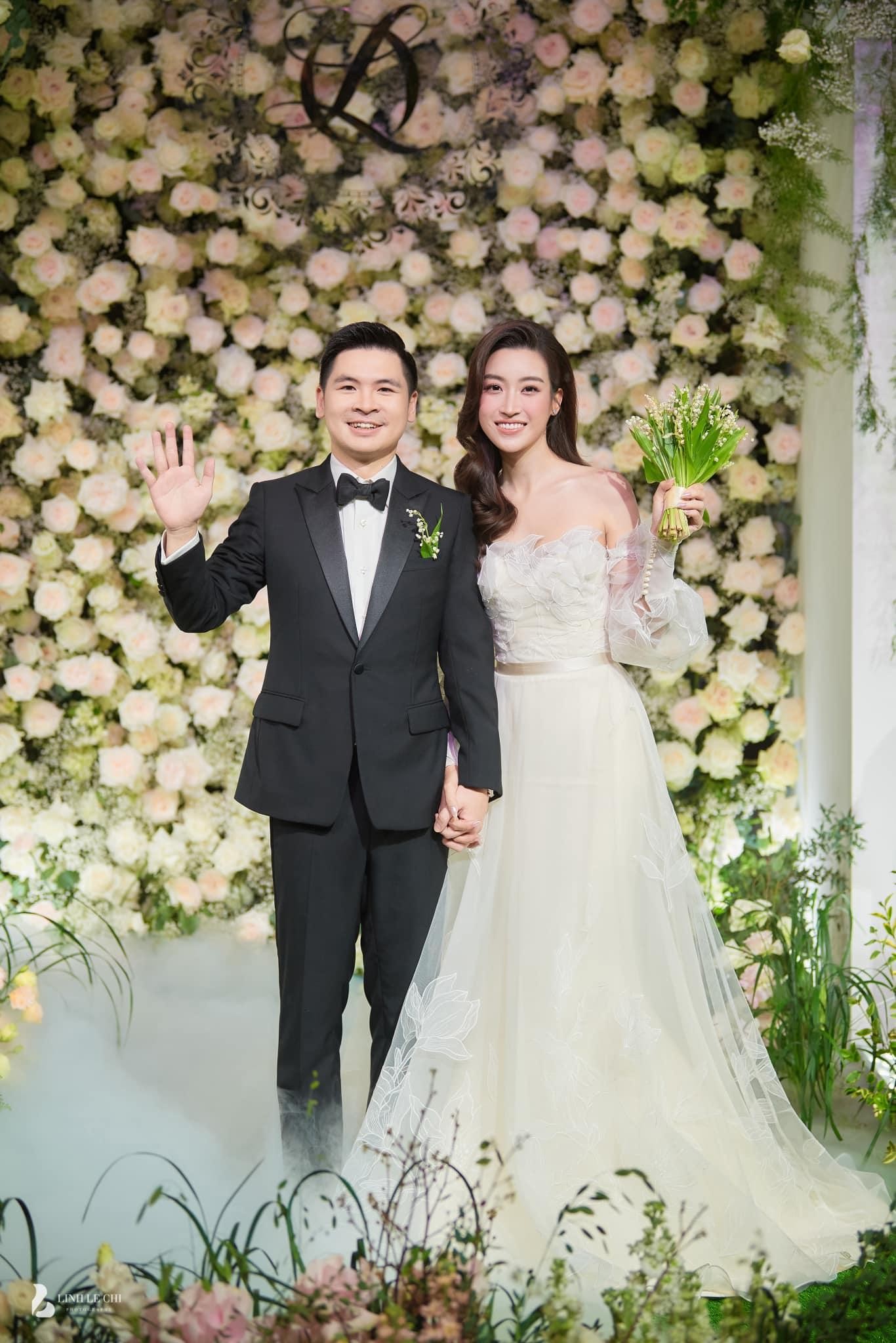 Ảnh trong ngày cưới của Đỗ Mỹ Linh, Đỗ Vinh Quang. Ảnh: FBNV.